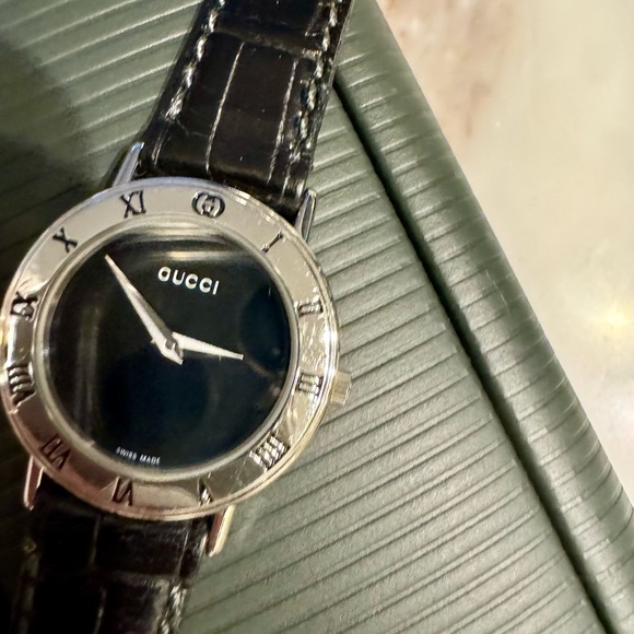 Gucci 3000L Black Dial Women’s Watch - Picture 11 of 13